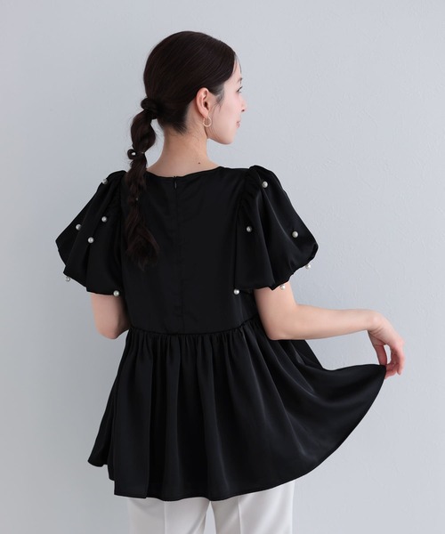 Fit more(フィットモア)の「パールバルーンスリーブサテンペプラムトップス(その他トップス・レディース・ブルー/ブラック/ピンク・FREE)」の17枚目の写真