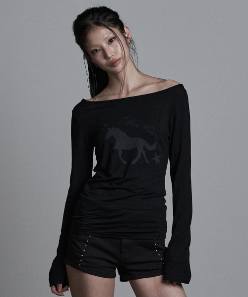 as you are(アズユーアー)の「ホースボートネックロングスリーブブラック(Tシャツ/カットソー・レディース・その他・OS)」の1枚目の写真
