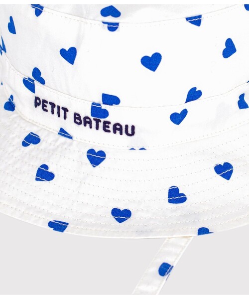 PETIT BATEAU(プチバトー)の「紐つきハートプリントクロシェ(ハット・キッズ・ホワイト×ブルー・6MONTH/18MONTH/36MONTH)」の3枚目の写真