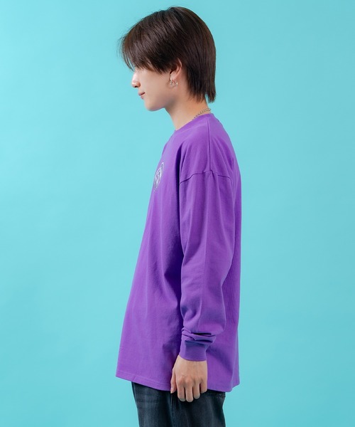 En serio TOKYO(エンソリオトーキョー)の「【SIDEWAYSTANCE】メタリックオーバルロゴ長袖Tシャツ 70647(Tシャツ/カットソー・メンズ・ホワイト/パープル/ブラック・MEDIUM/LARGE/X-LARGE/SMALL)」の11枚目の写真