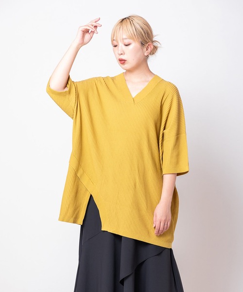 OSMOSIS（オズモーシス）の「Vネックニットプルオーバー（ニット/セーター・レディース・ライトベージュ/ブラック/イエロー・ONE SIZE）」の3枚目の写真