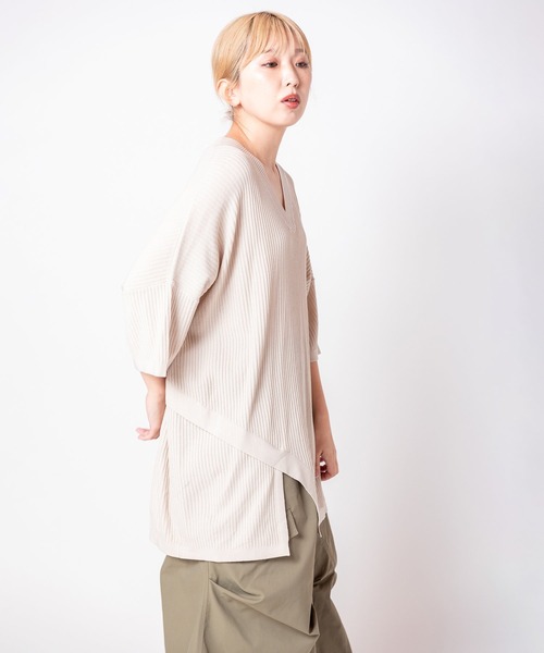 OSMOSIS（オズモーシス）の「Vネックニットプルオーバー（ニット/セーター・レディース・ライトベージュ/ブラック/イエロー・ONE SIZE）」の7枚目の写真