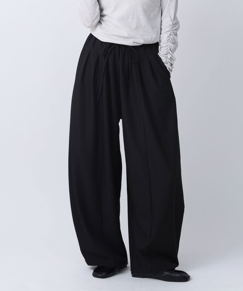NOAHL（ノアル）の「【NOAHL】タックワイドイージーパンツ（その他パンツ・レディース・ホワイト系/ブラック・M/L）」の2枚目の写真