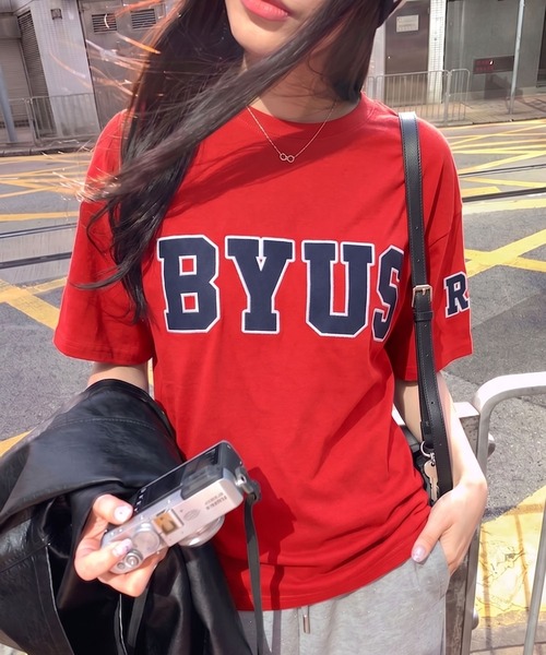 SpRay(スプレイ)の「貼付ロゴ BIG Tシャツ(Tシャツ/カットソー・レディース・チャコールグレー/オートミール/ネイビー/レッド/グリーン・FREE)」の1枚目の写真