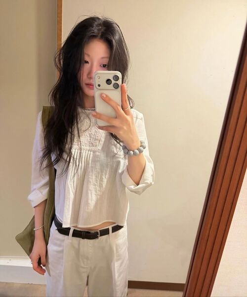 FRIVER07（フリバー07）の「Pintuck flower lace blouse [FRSP06BL02]_Ivory（シャツ/ブラウス・レディース・アイボリー・FREE）」の3枚目の写真