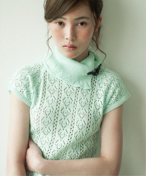 igi(イジ)の「BELT COLLAR KNIT TOP / ベルトカラーニット(ニット/セーター・レディース・パープル/ベージュ/ミント・FREE)」の2枚目の写真