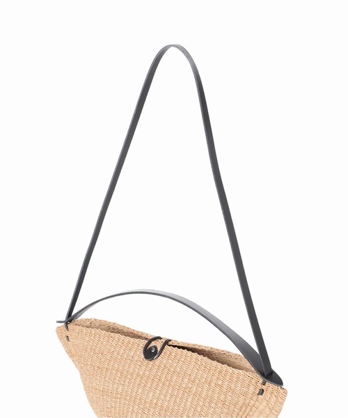 journal standard L'essage(ジャーナルスタンダードレサージュ)の「《追加2》INES BRESSAND/イネス ブレッサンド MEDIUM WALNUT ショルダーバッグ(ショルダーバッグ・レディース・アイボリー・FREE)」の8枚目の写真