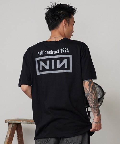 ROOPTOKYO(ループトウキョウ)の「NINE INCH NAILS/ナイン・インチ・ネイルズ SELF DESTRUCT 94 NineInchNalls Classic LOGO TEE フォトTシャツ グラフィックT 秋 秋服 2026年秋冬(Tシャツ/カットソー・メンズ・ブラック系その他/ブラック系その他2・S/M/L/XL)」の1枚目の写真