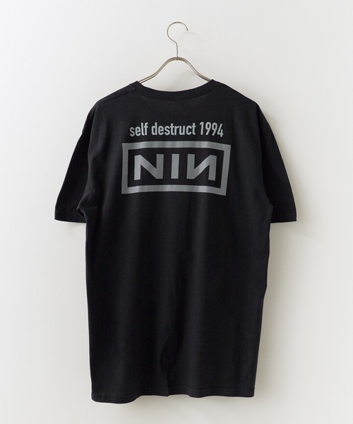 ROOPTOKYO(ループトウキョウ)の「NINE INCH NAILS/ナイン・インチ・ネイルズ SELF DESTRUCT 94 NineInchNalls Classic LOGO TEE フォトTシャツ グラフィックT 秋 秋服 2026年秋冬(Tシャツ/カットソー・メンズ・ブラック系その他/ブラック系その他2・S/M/L/XL)」の3枚目の写真