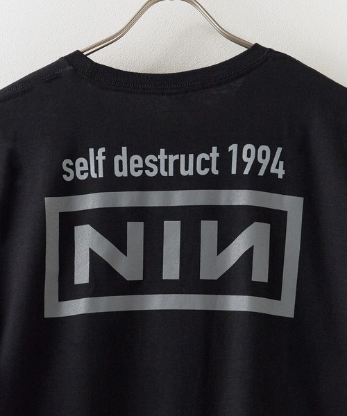 ROOPTOKYO(ループトウキョウ)の「NINE INCH NAILS/ナイン・インチ・ネイルズ SELF DESTRUCT 94 NineInchNalls Classic LOGO TEE フォトTシャツ グラフィックT 秋 秋服 2026年秋冬(Tシャツ/カットソー・メンズ・ブラック系その他/ブラック系その他2・S/M/L/XL)」の9枚目の写真