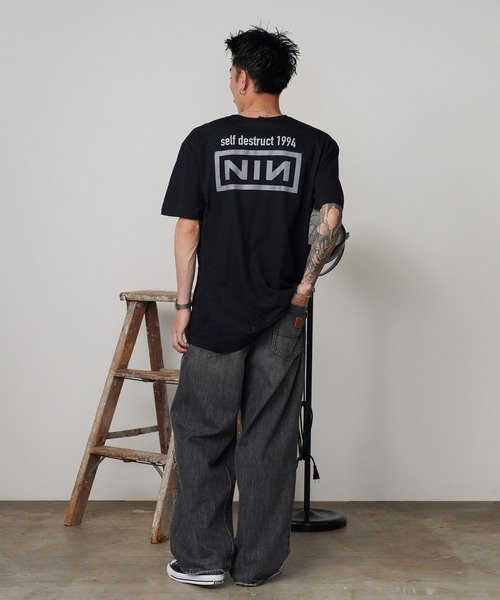 ROOPTOKYO(ループトウキョウ)の「NINE INCH NAILS/ナイン・インチ・ネイルズ SELF DESTRUCT 94 NineInchNalls Classic LOGO TEE フォトTシャツ グラフィックT 秋 秋服 2026年秋冬(Tシャツ/カットソー・メンズ・ブラック系その他/ブラック系その他2・S/M/L/XL)」の18枚目の写真