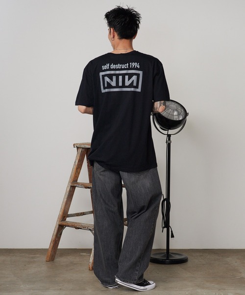 ROOPTOKYO(ループトウキョウ)の「NINE INCH NAILS/ナイン・インチ・ネイルズ SELF DESTRUCT 94 NineInchNalls Classic LOGO TEE フォトTシャツ グラフィックT 秋 秋服 2026年秋冬(Tシャツ/カットソー・メンズ・ブラック系その他/ブラック系その他2・S/M/L/XL)」の19枚目の写真