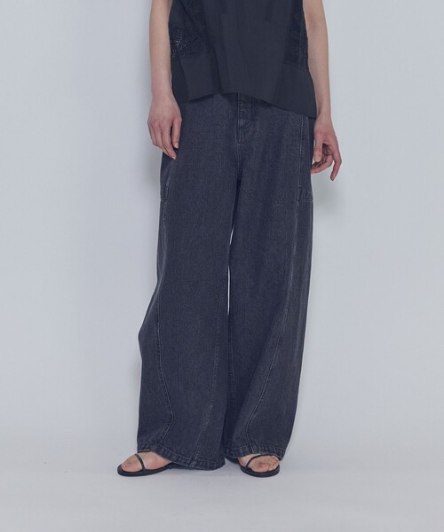 1er Arrondissement(プルミエアロンディスモン)の「ブラックデニムカーブパンツ(デニムパンツ・レディース・ブラック系その他3・38/36)」の1枚目の写真