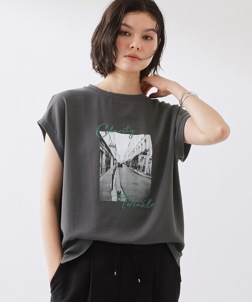 THE SHOP TK （ザ ショップ ティーケー ）の「【ひんやりさらさら】軽やかに着られる プリントTシャツ（Tシャツ/カットソー・レディース・ダークブラウン/ナチュラル/オフホワイト/スミクロ・13/12）」の22枚目の写真