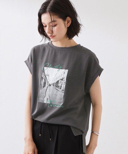 THE SHOP TK （ザ ショップ ティーケー ）の「【ひんやりさらさら】軽やかに着られる プリントTシャツ（Tシャツ/カットソー・レディース・ダークブラウン/ナチュラル/オフホワイト/スミクロ・13/12）」の21枚目の写真