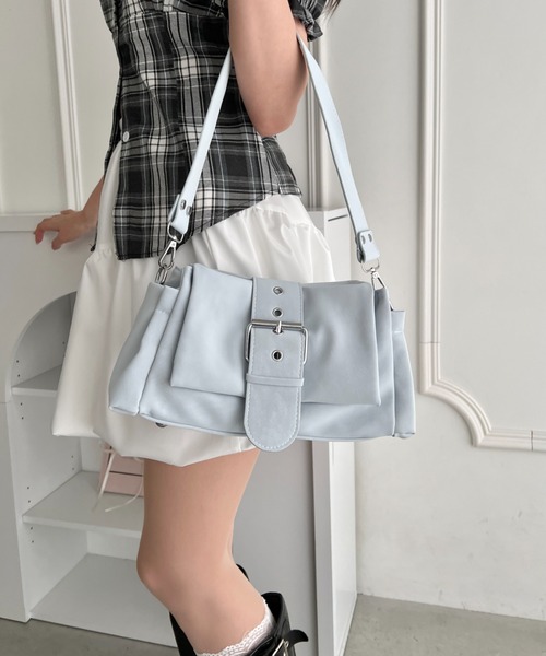 Loueme（ルエム）の「ハトメベルト2WAYショルダーバッグ（ショルダーバッグ・レディース・ピンク/オフホワイト/ブラウン/ライトブルー/ブラック・FREE）」の4枚目の写真