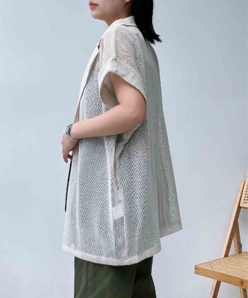 AS KNOW AS plus(アズノゥアズプラス)の「〇ビッグサイズ 半袖メッシュ風ベストジレ(その他アウター・レディース・ブラック/チャコールグレー/ライトベージュ・FREE)」の13枚目の写真