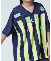 KRNR（クルナル）の「BLBL オーバーサイズストライプシグネチャーVネックフットボールTシャツジュニア半袖Tシャツ_イエロー（Tシャツ/カットソー）」
