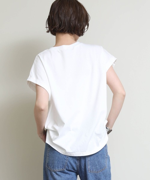 Re Fiina(フィーナ)の「ロールアップスリーブT(Tシャツ/カットソー・レディース・ピンク/ブラウン/オフホワイト/サックスブルー/カーキ・FREE)」の9枚目の写真