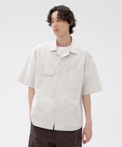 MHL.（エムエイチエル）の「HIGHCOUNT TOP DYED COTTON（シャツ/ブラウス・メンズ・アイボリー/ブルー・SMALL/MEDIUM/LARGE）」の2枚目の写真