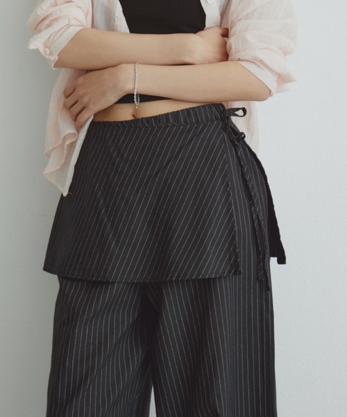 DRWCYS（ドロシーズ）の「2WAYストライプラップパンツ（その他パンツ・レディース・ブラック・FREE）」の4枚目の写真