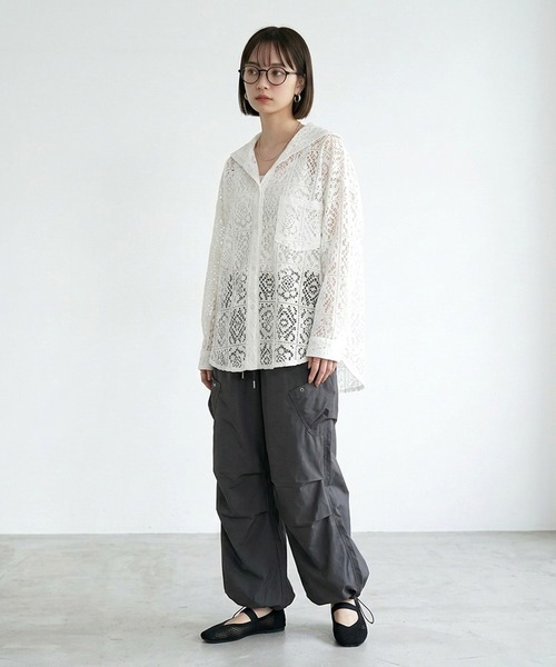 CRB(シーアールビー)の「ナイロン風カーゴパンツ(カーゴパンツ・レディース・チャコール/ベージュ/ブラック・F)」の6枚目の写真