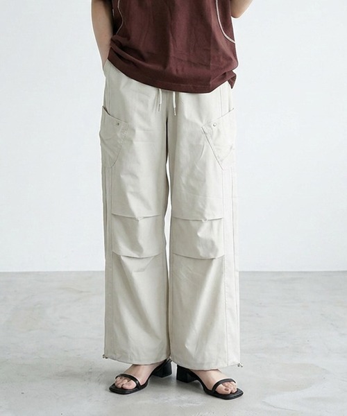 CRB(シーアールビー)の「ナイロン風カーゴパンツ(カーゴパンツ・レディース・チャコール/ベージュ/ブラック・F)」の9枚目の写真