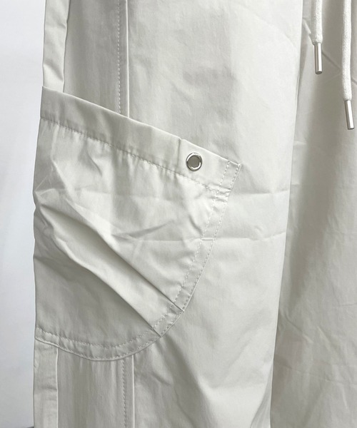 CRB(シーアールビー)の「ナイロン風カーゴパンツ(カーゴパンツ・レディース・チャコール/ベージュ/ブラック・F)」の18枚目の写真