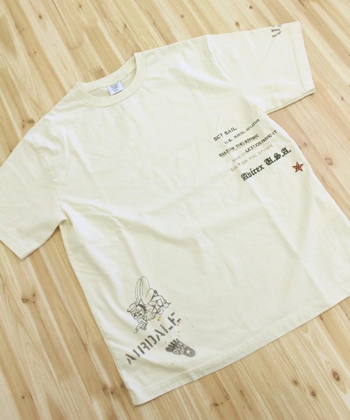 AVIREX（アヴィレックス）の「AGED-LOOK S/S NAVY STENCIL T-SHIRT（Tシャツ/カットソー・メンズ・チャコールグレー/オリーブ/アイボリー・M/XXL/XL/L）」の9枚目の写真