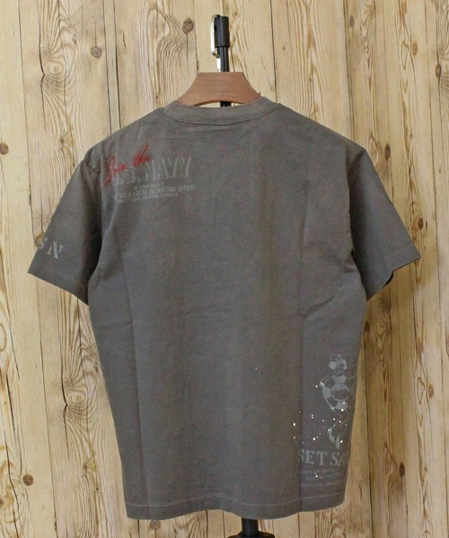 AVIREX（アヴィレックス）の「AGED-LOOK S/S NAVY STENCIL T-SHIRT（Tシャツ/カットソー・メンズ・チャコールグレー/オリーブ/アイボリー・M/XXL/XL/L）」の12枚目の写真