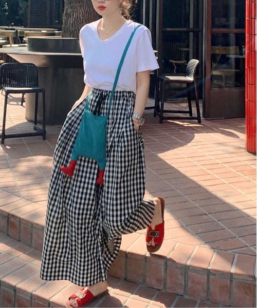&soiree(アンドソワレ)の「ギンガムチェックイージーワイドパンツ(その他パンツ・レディース・ブラック/レッド・SMALL/X-LARGE/LARGE/MEDIUM)」の3枚目の写真