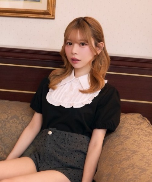 TITTY&CO.（ティティーアンドコー）の「フリルシャツドッキングトップス（シャツ/ブラウス・レディース・グレー/ブラック・FREE）」の3枚目の写真