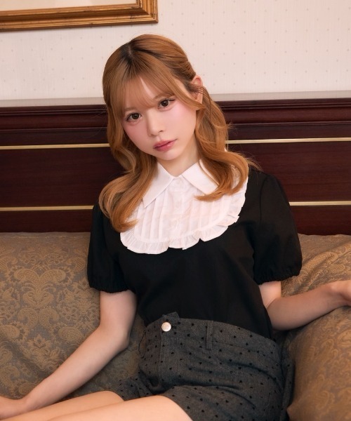 TITTY&CO.（ティティーアンドコー）の「フリルシャツドッキングトップス（シャツ/ブラウス・レディース・グレー/ブラック・FREE）」の6枚目の写真