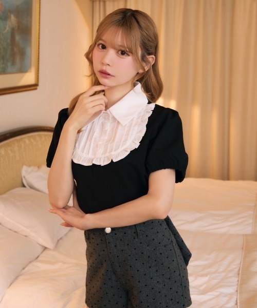 TITTY&CO.（ティティーアンドコー）の「フリルシャツドッキングトップス（シャツ/ブラウス・レディース・グレー/ブラック・FREE）」の5枚目の写真