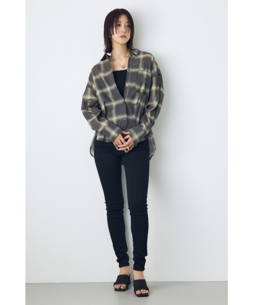 AZUL by moussy(アズールバイマウジー)の「【身長/骨格別着用画像あり】AZUL DENIM スキニーデニム(デニムパンツ・レディース・ライトブルー/ブラック/ダークブルー・MEDIUM/LARGE/XX-SMALL/X-SMALL/X-LARGE/SMALL)」の9枚目の写真