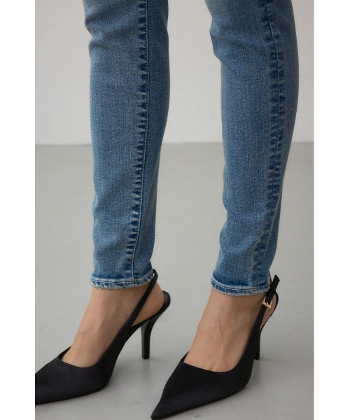 AZUL by moussy(アズールバイマウジー)の「【身長/骨格別着用画像あり】AZUL DENIM スキニーデニム(デニムパンツ・レディース・ライトブルー/ブラック/ダークブルー・MEDIUM/LARGE/XX-SMALL/X-SMALL/X-LARGE/SMALL)」の14枚目の写真