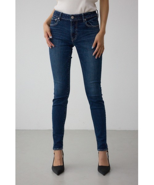 AZUL by moussy(アズールバイマウジー)の「【身長/骨格別着用画像あり】AZUL DENIM スキニーデニム(デニムパンツ・レディース・ライトブルー/ブラック/ダークブルー・MEDIUM/LARGE/XX-SMALL/X-SMALL/X-LARGE/SMALL)」の4枚目の写真