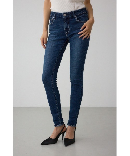 AZUL by moussy(アズールバイマウジー)の「【身長/骨格別着用画像あり】AZUL DENIM スキニーデニム(デニムパンツ・レディース・ライトブルー/ブラック/ダークブルー・MEDIUM/LARGE/XX-SMALL/X-SMALL/X-LARGE/SMALL)」の5枚目の写真