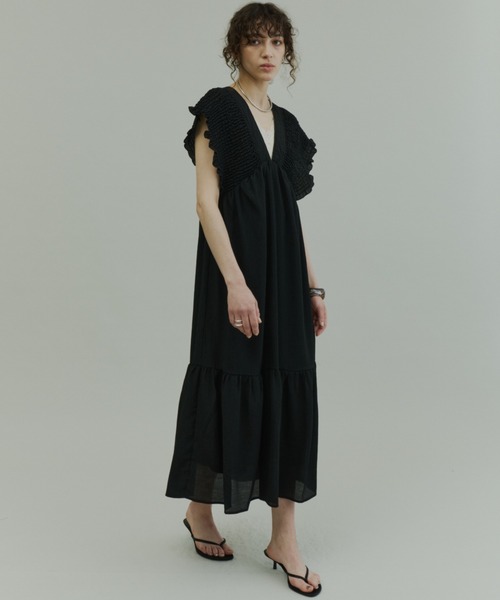 Plumel(プルメル)の「Crinkle Gauze Shoulder-Shirred Dress / ショルダーシャーリングドレス(ワンピース・レディース・ブラック/ストライプ・MEDIUM/LARGE)」の18枚目の写真