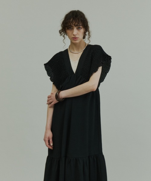 Plumel(プルメル)の「Crinkle Gauze Shoulder-Shirred Dress / ショルダーシャーリングドレス(ワンピース・レディース・ブラック/ストライプ・MEDIUM/LARGE)」の20枚目の写真