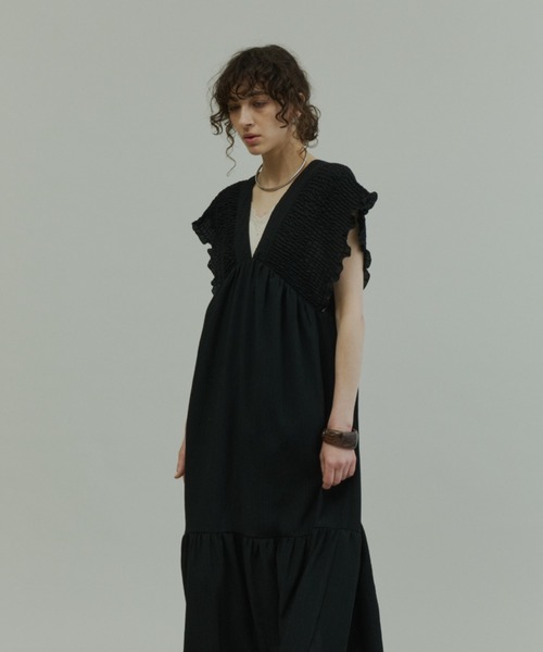 Plumel(プルメル)の「Crinkle Gauze Shoulder-Shirred Dress / ショルダーシャーリングドレス(ワンピース・レディース・ブラック/ストライプ・MEDIUM/LARGE)」の22枚目の写真