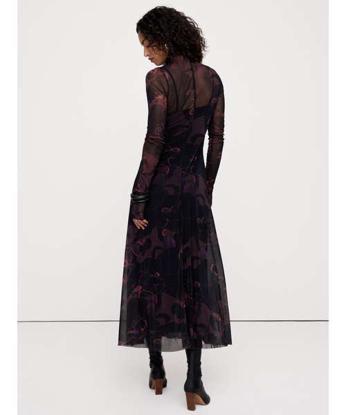 Banana Republic(バナナリパブリック)の「メッシュ ロングスリーブ マキシドレス(ワンピース・レディース・マルチ・S/M/L/XS)」の8枚目の写真