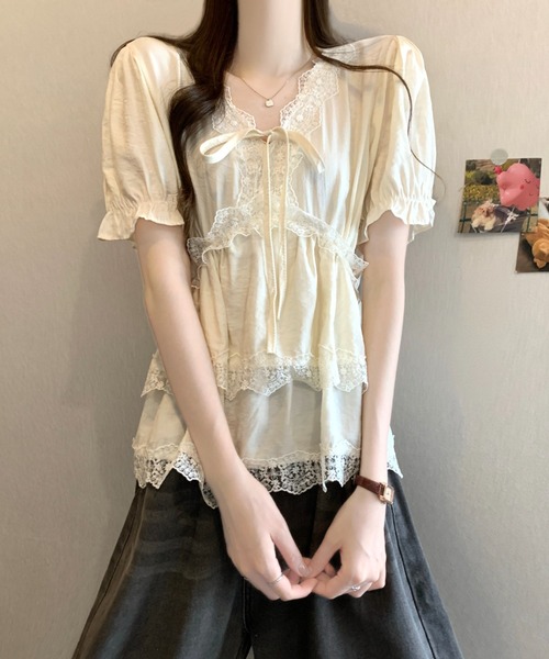 LUCPY(ラクピー)の「レースリボンティアード半袖ブラウス(シャツ/ブラウス・レディース・ホワイト/ブルー/アイボリー・FREE)」の4枚目の写真
