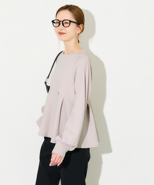 coca(coca)(コカ)の「エンボスタックフレアペプラムトップス(Tシャツ/カットソー・レディース・ブラック/ライトベージュ・L/M/S)」の4枚目の写真