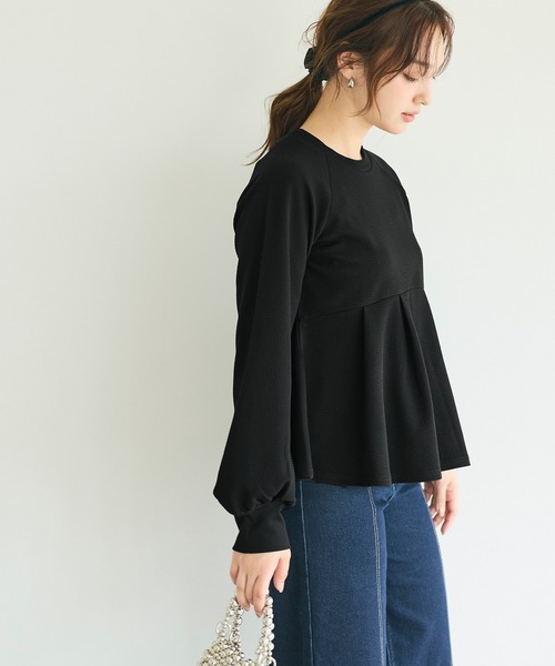 coca(coca)(コカ)の「エンボスタックフレアペプラムトップス(Tシャツ/カットソー・レディース・ブラック/ライトベージュ・L/M/S)」の11枚目の写真