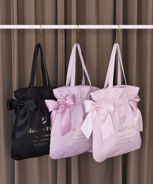 Maison de FLEUR(メゾンドフルール)の「ダブルリボンギャザートートバッグ(トートバッグ・レディース・ブラック/ピンク系その他2/ピンク・FREE)」の4枚目の写真