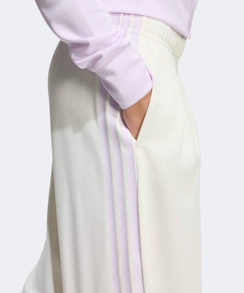 adidas(アディダス)の「ティロ スリーストライプス プリーツ パンツ / アディダス adidas(その他パンツ・レディース・ホワイト・LARGE/MEDIUM/X-LARGE/X-SMALL)」の4枚目の写真