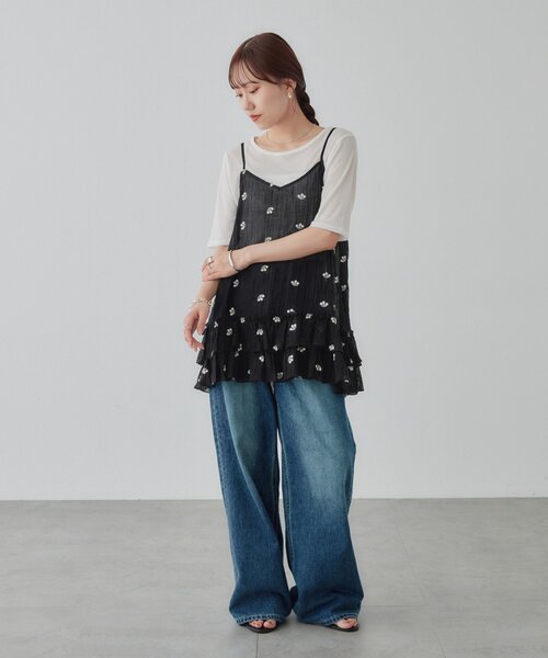 DISCOAT(ディスコート)の「花柄刺繍キャミチュニック(キャミソール・レディース・アイボリー/ブラック・FREE)」の7枚目の写真