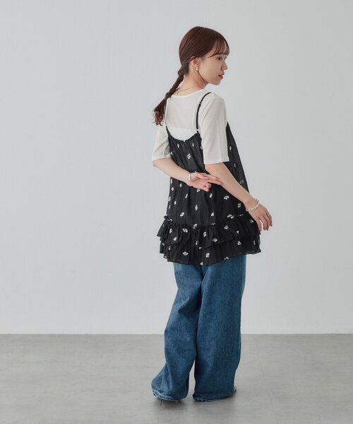 DISCOAT(ディスコート)の「花柄刺繍キャミチュニック(キャミソール・レディース・アイボリー/ブラック・FREE)」の8枚目の写真