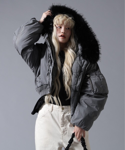 BEAVER(ビーバー)の「B omnivore/ビーオムニボー COTTON NYLON FUR BLOUSON(ブルゾン・レディース・ブラック/ベージュ・FREE)」の6枚目の写真